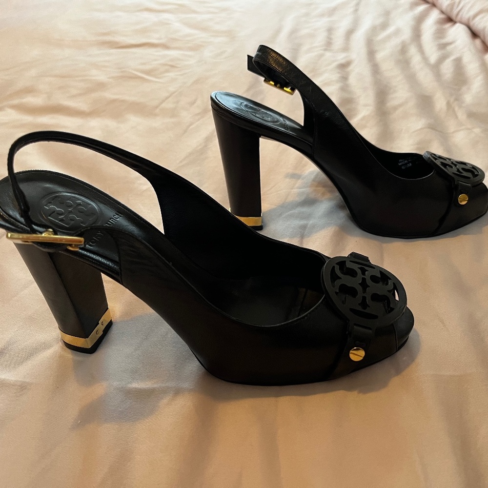 WOMANS TORY BURCH BLACK LEATHER SLINGBACK/PUMPS/HEELS With Gold Accents